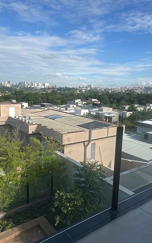 Casa de condomínio à venda com 343m², 4 quartos e 6 vagas Casa de condomínio à venda com 343m², 4 quartos e 6 vagasVaranda