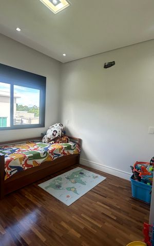Casa de condomínio à venda com 343m², 4 quartos e 6 vagas Casa de condomínio à venda com 343m², 4 quartos e 6 vagasSuíte 2