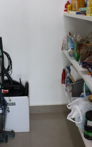Casa de condomínio à venda com 343m², 4 quartos e 6 vagas Casa de condomínio à venda com 343m², 4 quartos e 6 vagasDespensa