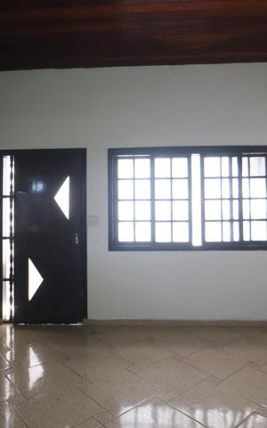 Casa à venda com 136m², 2 quartos e 1 vagaSala