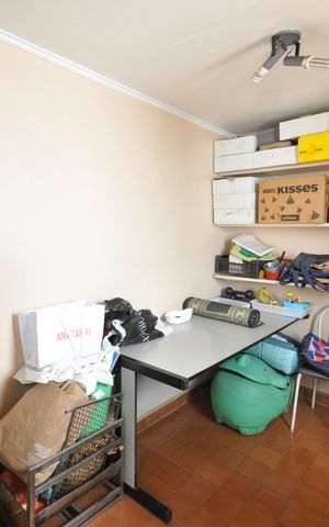 Casa à venda com 286m², 3 quartos e 5 vagasQuarto de Serviço