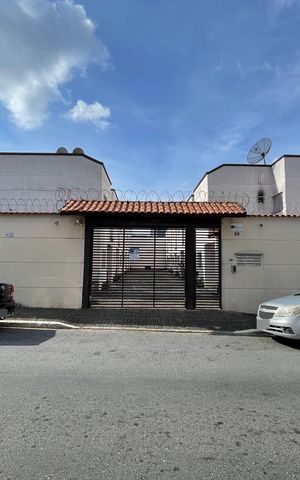 Casa de condomínio à venda com 70m², 2 quartos e 1 vaga Casa de condomínio à venda com 70m², 2 quartos e 1 vagaFachada+Placa