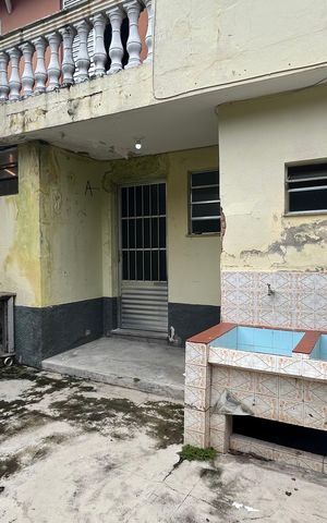 Casa à venda com 250m², 2 quartos e 3 vagas Casa à venda com 250m², 2 quartos e 3 vagasEdícula - Área de Serviço