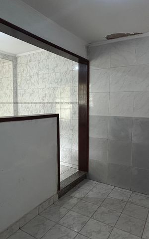 Casa à venda com 250m², 2 quartos e 3 vagas Casa à venda com 250m², 2 quartos e 3 vagasEdícula - Sala de Jantar