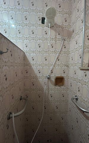 Casa à venda com 250m², 2 quartos e 3 vagas Casa à venda com 250m², 2 quartos e 3 vagasBanheiro Social