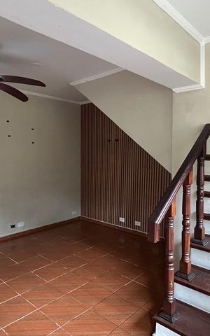 Casa à venda com 250m², 2 quartos e 3 vagas Casa à venda com 250m², 2 quartos e 3 vagasEdícula - Sala de Estar