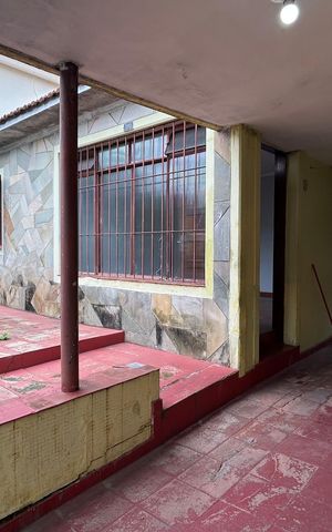 Casa à venda com 250m², 2 quartos e 3 vagas Casa à venda com 250m², 2 quartos e 3 vagasGaragem