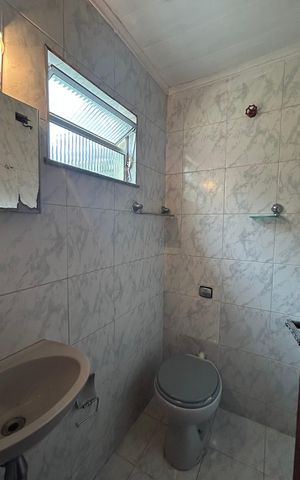 Casa à venda com 250m², 2 quartos e 3 vagas Casa à venda com 250m², 2 quartos e 3 vagasEdícula - Lavabo