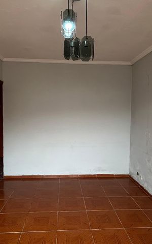 Casa à venda com 250m², 2 quartos e 3 vagas Casa à venda com 250m², 2 quartos e 3 vagasSala