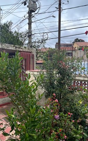 Casa à venda com 250m², 2 quartos e 3 vagas Casa à venda com 250m², 2 quartos e 3 vagasJardim