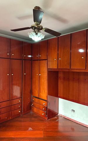Casa à venda com 250m², 2 quartos e 3 vagas Casa à venda com 250m², 2 quartos e 3 vagasEdícula - Quarto 2