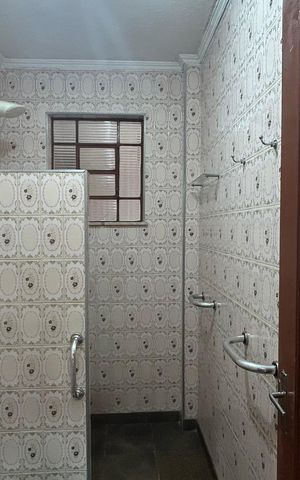 Casa à venda com 250m², 2 quartos e 3 vagas Casa à venda com 250m², 2 quartos e 3 vagasBanheiro Social