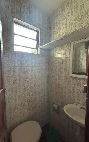 Casa à venda com 250m², 2 quartos e 3 vagas Casa à venda com 250m², 2 quartos e 3 vagasBanheiro de Serviço