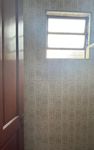 Casa à venda com 250m², 2 quartos e 3 vagas Casa à venda com 250m², 2 quartos e 3 vagasQuarto de Serviço