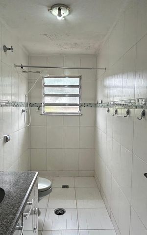 Casa à venda com 250m², 2 quartos e 3 vagas Casa à venda com 250m², 2 quartos e 3 vagasEdícula - Banheiro Social
