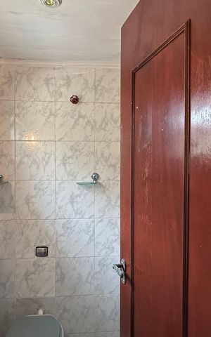 Casa à venda com 250m², 2 quartos e 3 vagas Casa à venda com 250m², 2 quartos e 3 vagasEdícula - Lavabo