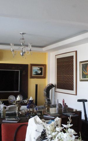 Casa de condomínio para alugar com 200m², 4 quartos e 5 vagasSala 1