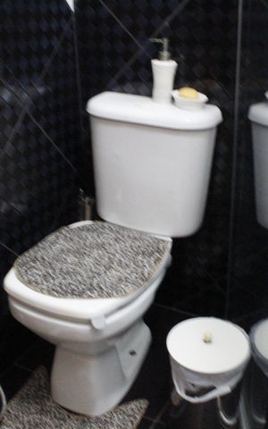 Casa de condomínio para alugar com 200m², 4 quartos e 5 vagasBanheiro Social