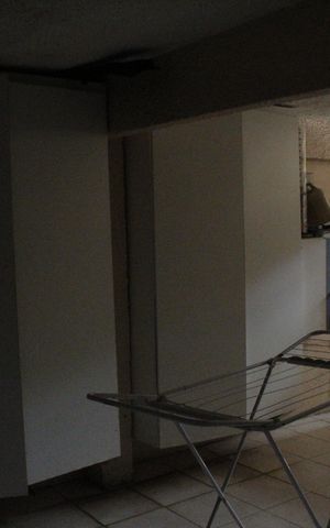 Casa de condomínio para alugar com 200m², 4 quartos e 5 vagasLavanderia