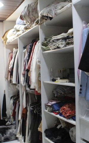 Casa de condomínio para alugar com 200m², 4 quartos e 5 vagasCloset da suíte 1