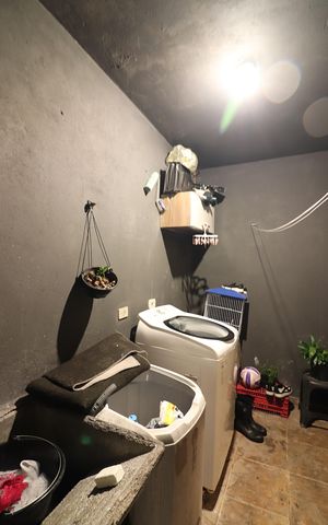 Casa à venda com 100m², 2 quartos e 2 vagasÁrea de Serviço