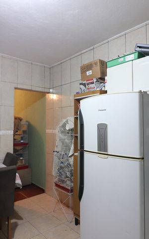 Casa à venda com 100m², 2 quartos e 2 vagasCozinha 