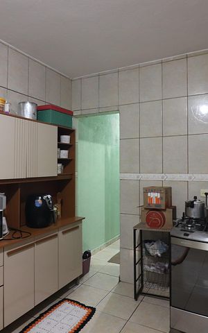 Casa à venda com 100m², 2 quartos e 2 vagasCozinha 