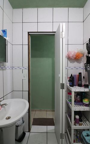 Casa à venda com 100m², 2 quartos e 2 vagasBanheiro Social