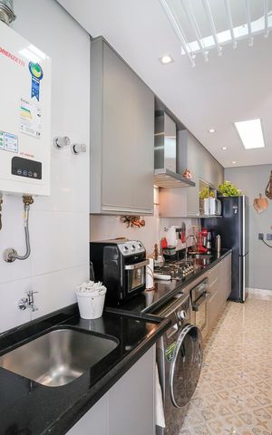 Apartamento à venda com 64m², 2 quartos e 2 vagasÁrea de serviço