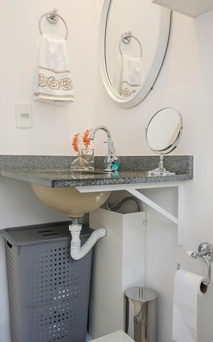 Apartamento à venda com 64m², 2 quartos e 2 vagasBanheiro da suíte