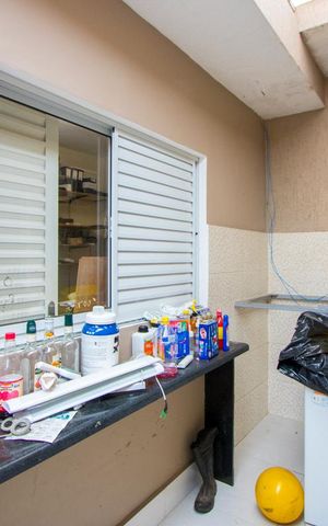 Casa à venda com 130m², 3 quartos e 3 vagas Casa à venda com 130m², 3 quartos e 3 vagasÁrea de serviço