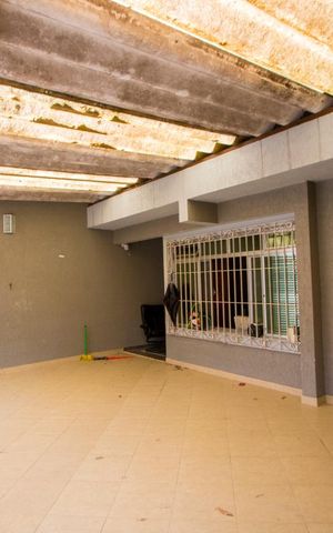 Casa à venda com 130m², 3 quartos e 3 vagas Casa à venda com 130m², 3 quartos e 3 vagasGaragem