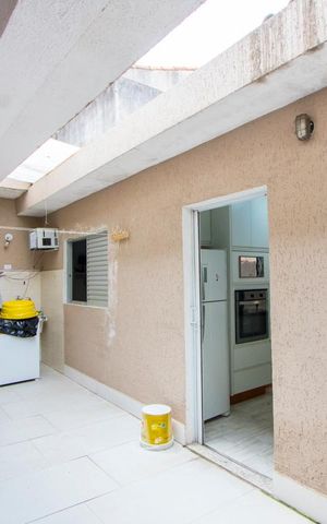 Casa à venda com 130m², 3 quartos e 3 vagas Casa à venda com 130m², 3 quartos e 3 vagasÁrea de serviço