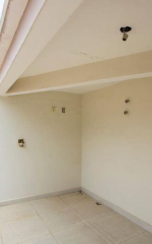 Casa à venda com 130m², 3 quartos e 3 vagas Casa à venda com 130m², 3 quartos e 3 vagasTerraço