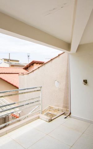 Casa à venda com 130m², 3 quartos e 3 vagas Casa à venda com 130m², 3 quartos e 3 vagasTerraço
