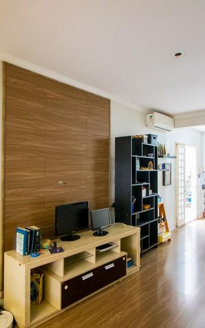 Casa à venda com 130m², 3 quartos e 3 vagas Casa à venda com 130m², 3 quartos e 3 vagasSala