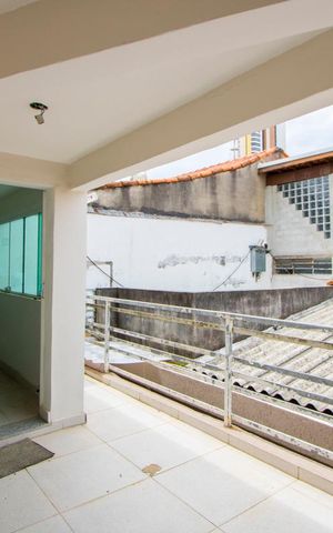 Casa à venda com 130m², 3 quartos e 3 vagas Casa à venda com 130m², 3 quartos e 3 vagasTerraço