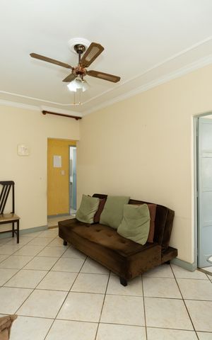 Casa à venda com 250m², 3 quartos e 1 vagaSALA