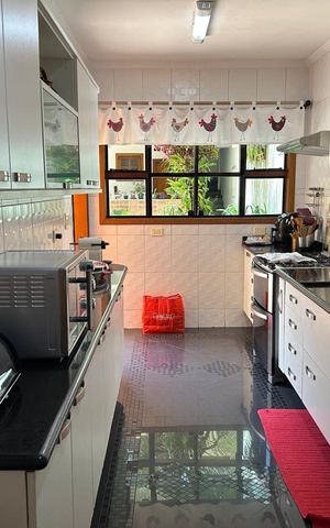 Casa à venda com 500m², 3 quartos e 3 vagas Casa à venda com 500m², 3 quartos e 3 vagasCozinha