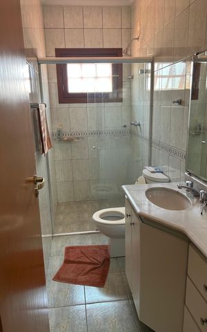 Casa à venda com 500m², 3 quartos e 3 vagas Casa à venda com 500m², 3 quartos e 3 vagasBanheiro
