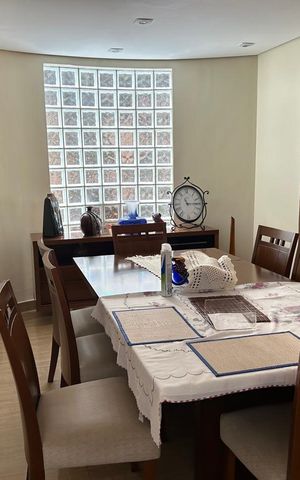 Casa à venda com 500m², 3 quartos e 3 vagas Casa à venda com 500m², 3 quartos e 3 vagasSala