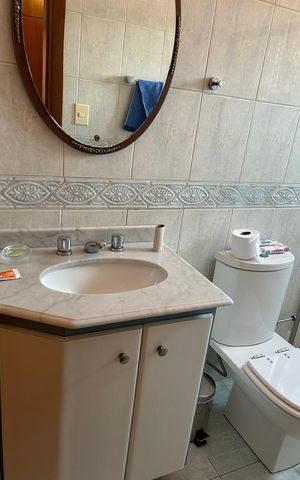 Casa à venda com 500m², 3 quartos e 3 vagas Casa à venda com 500m², 3 quartos e 3 vagasBanheiro
