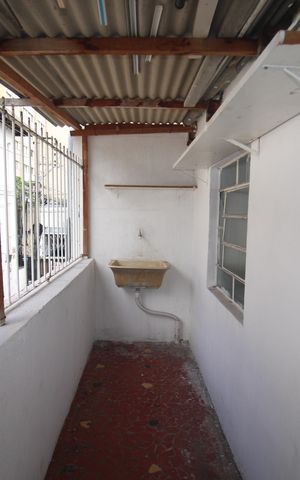 Casa à venda com 150m², 2 quartos e 1 vagaÁrea de Serviço