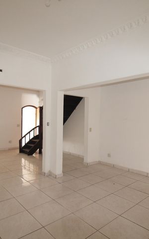 Casa à venda com 150m², 2 quartos e 1 vagaSala