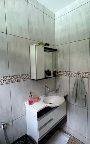 Casa à venda com 350m², 3 quartos e 2 vagasBanheiro