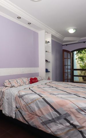 Casa à venda com 205m², 3 quartos e 4 vagasSuíte