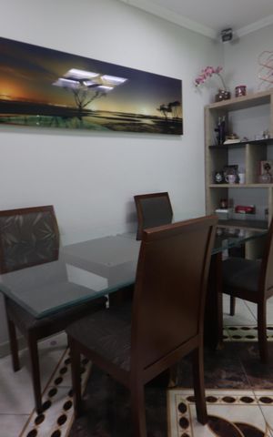 Casa à venda com 205m², 3 quartos e 4 vagasSala