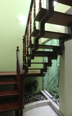 Casa à venda com 205m², 3 quartos e 4 vagasEscada
