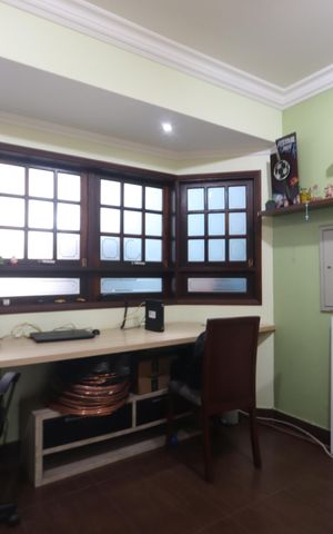 Casa à venda com 205m², 3 quartos e 4 vagasEscritório