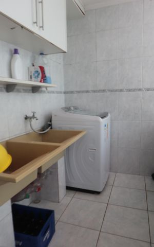 Casa à venda com 205m², 3 quartos e 4 vagasLavanderia